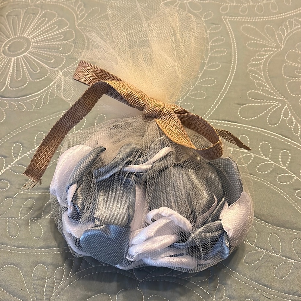 Flower girl petals